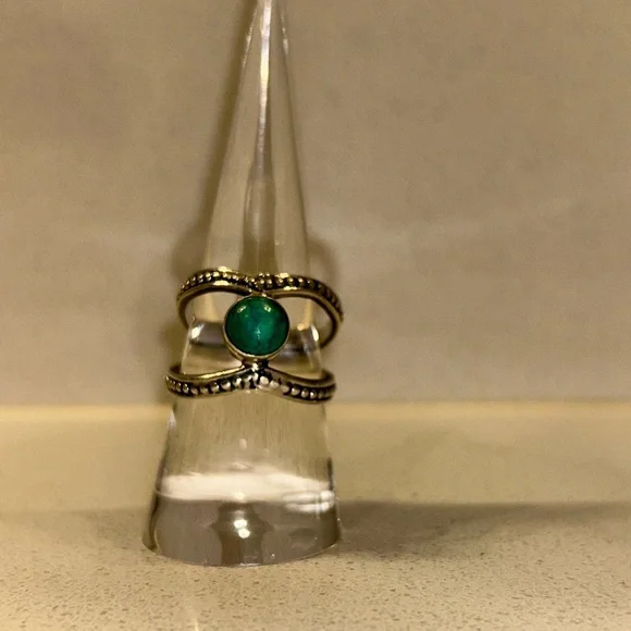 Gorgeous Handmade Sterling Silver Ring with Natural Moonshine - Picture 2 of 2